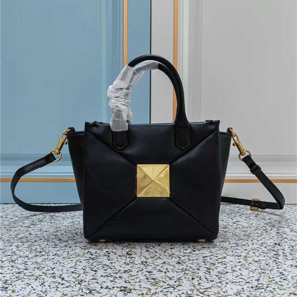 designers bags rivet large handheld bag metal leather women's bag large capacity shoulder crossbody bag valen bag f5ji
designers bags rivet large handheld bag metal leather women's bag large capacity shoulder crossbody bag valen bag f5ji