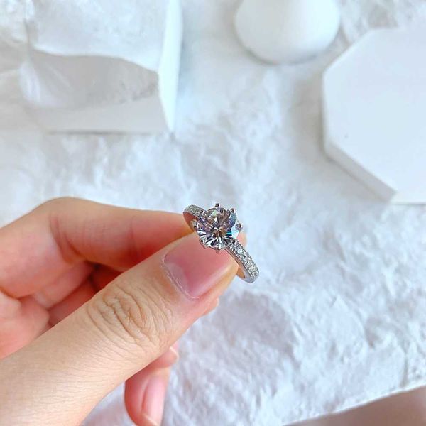 designer new 925 silver tiffay 8-claw platinum zircon one-claw diamond ring female wedding jewelry
designer new 925 silver tiffay 8-claw platinum zircon one-claw diamond ring female wedding jewelry