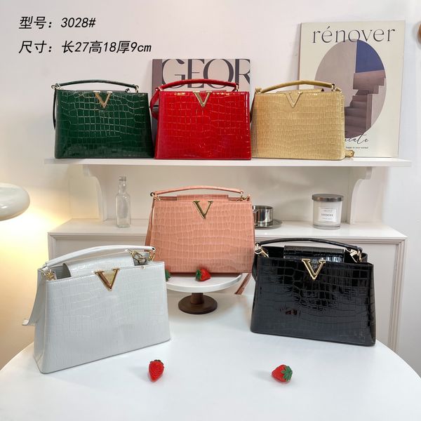 handle women designer shoulder bags capucines bb totes v letter crossbody bag crocodile leather handbags woman mid size luxury purses handba
handle women designer shoulder bags capucines bb totes v letter crossbody bag crocodile leather handbags woman mid size luxury purses handba