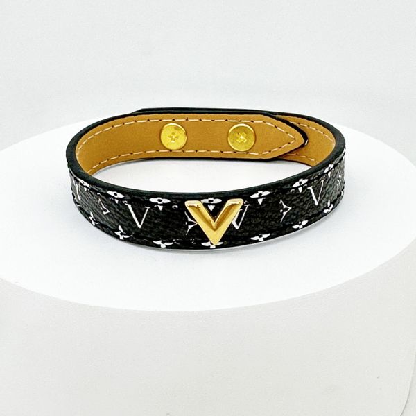 designer bangle leather bracelet gift black design jewelry for women luxury love gold wedding party love jewelry
designer bangle leather bracelet gift black design jewelry for women luxury love gold wedding party love jewelry