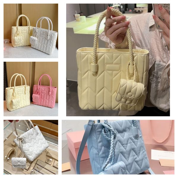 temperament elegant handbags fashion bags beach bag casual party letters women casual tide fashion trend camping outings fitness tours bag s
temperament elegant handbags fashion bags beach bag casual party letters women casual tide fashion trend camping outings fitness tours bag s