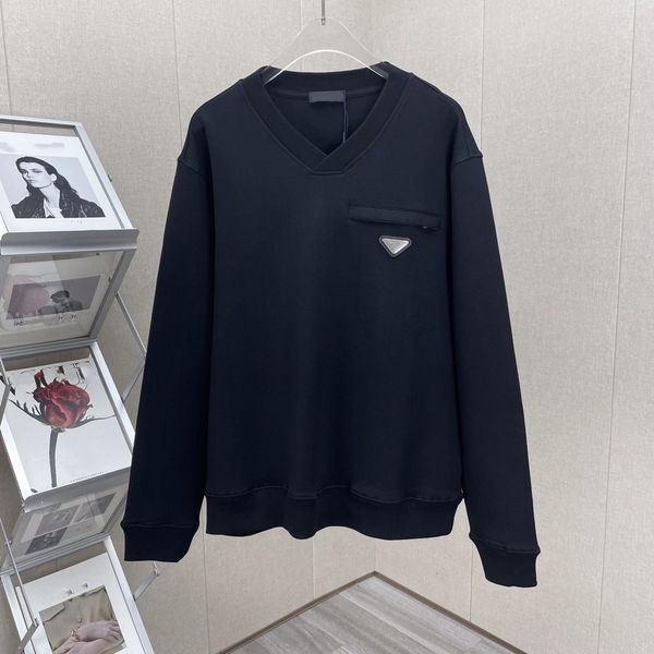 mens hoodies sweatshirts autumn and winter latest vneck pullover sweater fashion casual versatile pocket white black 230808
mens hoodies sweatshirts autumn and winter latest vneck pullover sweater fashion casual versatile pocket white black 230808