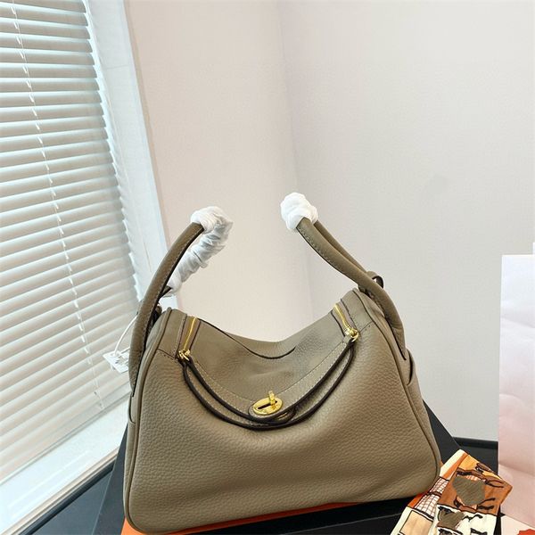 new luxury women's tote designer bag mini purse large capacity shopping bag women's dumpling bag luxury leather purse 2023
new luxury women's tote designer bag mini purse large capacity shopping bag women's dumpling bag luxury leather purse 2023