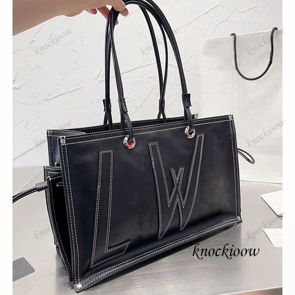 new luxury bag shopping bag designer bag handbag shoulder bag large capacity handbag shopping outing essential men and women fashion tote ba
new luxury bag shopping bag designer bag handbag shoulder bag large capacity handbag shopping outing essential men and women fashion tote ba
