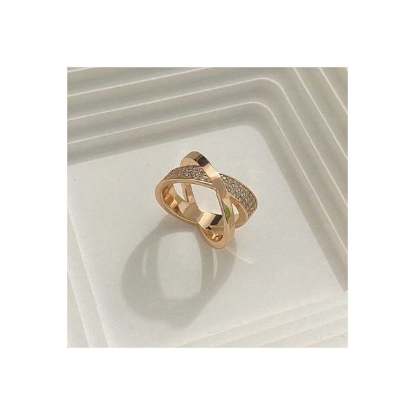 high-quality tiffay tiffs 925 silver v gold material fashion versatile design light luxury diamond cross ring with logo
high-quality tiffay tiffs 925 silver v gold material fashion versatile design light luxury diamond cross ring with logo