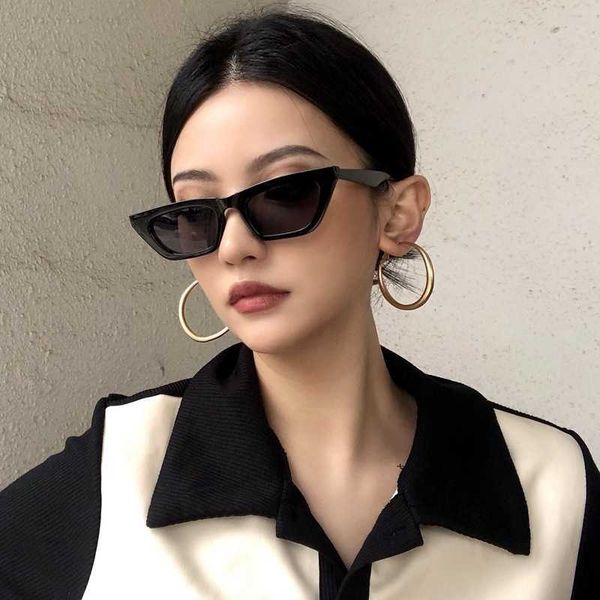 south korea ins street couple personality trend hip hop trendsetter small square future sense sunglasses, White;black
south korea ins street couple personality trend hip hop trendsetter small square future sense sunglasses, White;black
