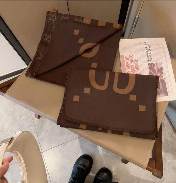 Arrived Designers New 2023 Scarf Brand Men Scarf Cashmere Winter Scarves Long Size Male Warmer Women Printing Letter Wool Bufanda AAA 9118
Arrived Designers New 2023 Scarf Brand Men Scarf Cashmere Winter Scarves Long Size Male Warmer Women Printing Letter Wool Bufanda AAA 9118