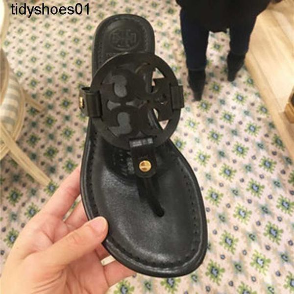 2023 summer sandals slippers casual versatile open toe flat bottom slippers herringbone slippers clamping feet women's shoes, Black
2023 summer sandals slippers casual versatile open toe flat bottom slippers herringbone slippers clamping feet women's shoes, Black