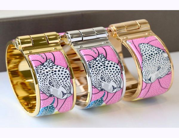 enamel clic bangle for women charm bracelets 20mm middle size snapfastener6786238, Golden;silver
enamel clic bangle for women charm bracelets 20mm middle size snapfastener6786238, Golden;silver