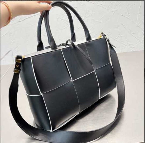 5a tote bag designer leather high capacity wallet quality crossbody for women classic famous brand eye-catching purses 220311
5a tote bag designer leather high capacity wallet quality crossbody for women classic famous brand eye-catching purses 220311