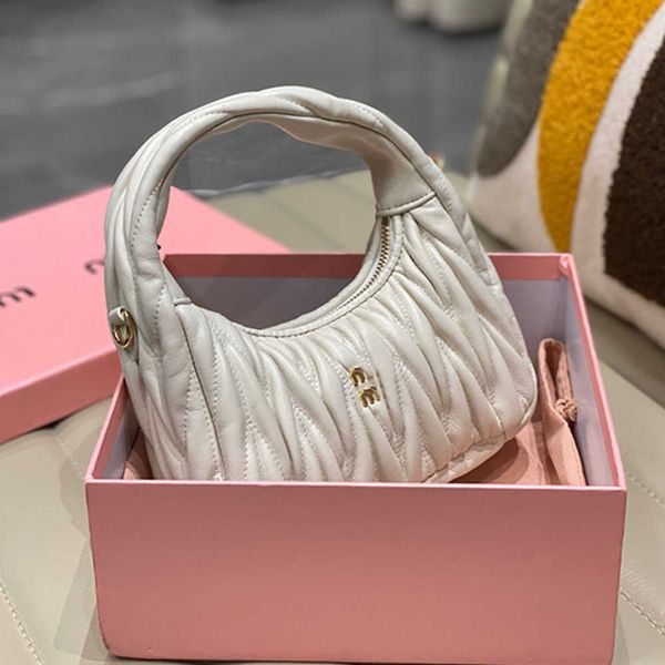miui luxury designer wander matelasse bags women handbags shoulder clutch crossbody bag purses genuine leather hobo pochette underarm bag
miui luxury designer wander matelasse bags women handbags shoulder clutch crossbody bag purses genuine leather hobo pochette underarm bag