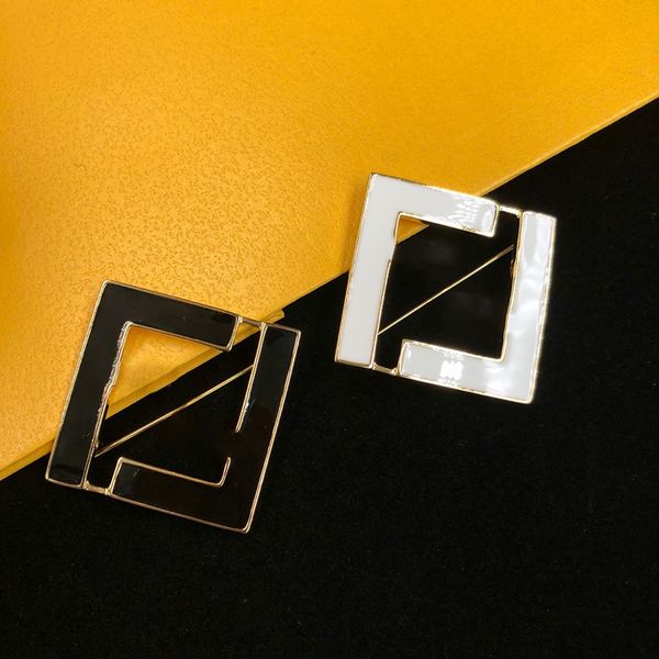 simple solid color brooch letter square box black and white fashion personalized brooch simple pin accessories package with box, Gray
simple solid color brooch letter square box black and white fashion personalized brooch simple pin accessories package with box, Gray