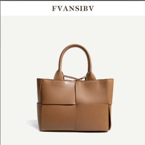crossbody bag women's large capacity handbag 100% genuine leather shoulder messenger bag fashion luxury brand large plaid hand-woven 20
crossbody bag women's large capacity handbag 100% genuine leather shoulder messenger bag fashion luxury brand large plaid hand-woven 20