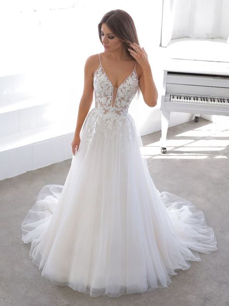 2023 modest white wedding dresses for woman a line beach tulle applique lace court train v neck plus size bridal gowns
2023 modest white wedding dresses for woman a line beach tulle applique lace court train v neck plus size bridal gowns