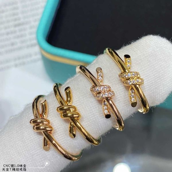 famous brand knot twist winding ring women rose gold 18k sterling silver inlaid fashion light luxury ins
famous brand knot twist winding ring women rose gold 18k sterling silver inlaid fashion light luxury ins