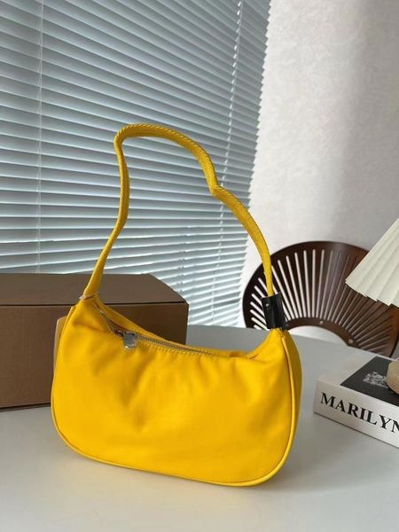 spring and summer style nylon armpit bag zipper style casual ladies handbag portable fashion brand shoulder bag wear-resistant dirty black f
spring and summer style nylon armpit bag zipper style casual ladies handbag portable fashion brand shoulder bag wear-resistant dirty black f