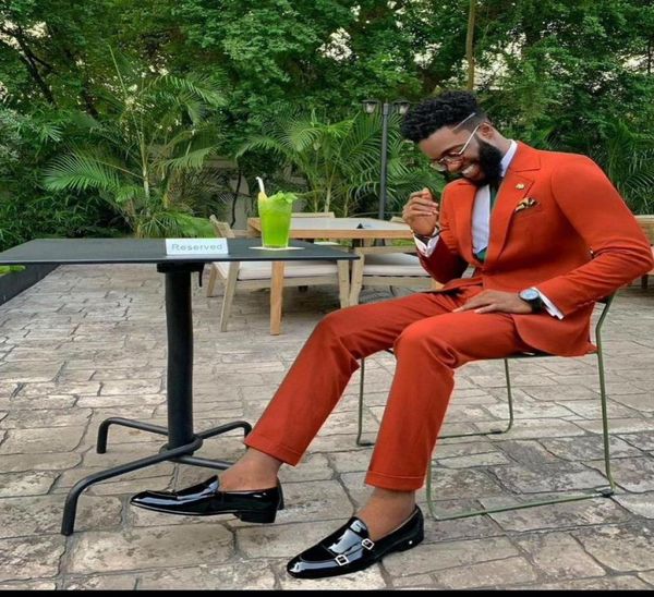 orange tailored mens suit notched lapel for wedding tuxedos two pieces groom wear one button prom blazers with jackets and pants m3369500, White;black
orange tailored mens suit notched lapel for wedding tuxedos two pieces groom wear one button prom blazers with jackets and pants m3369500, White;black
