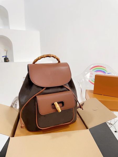 fashion designer classic luxury travel bag popular elements simple letter design excellent practicality large capacity backpack
fashion designer classic luxury travel bag popular elements simple letter design excellent practicality large capacity backpack