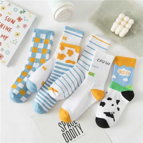 korean ins street blue sky white cloud ice cream color cow stripe couple fashion brand socks medium socks, Black;white
korean ins street blue sky white cloud ice cream color cow stripe couple fashion brand socks medium socks, Black;white