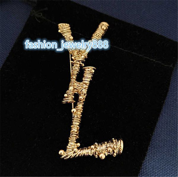 luxury fashion designer men womens brooch pins brand gold letter brooch pin suit dress pins for lady specifications designer jewelry 4*7cm, Gray
luxury fashion designer men womens brooch pins brand gold letter brooch pin suit dress pins for lady specifications designer jewelry 4*7cm, Gray
