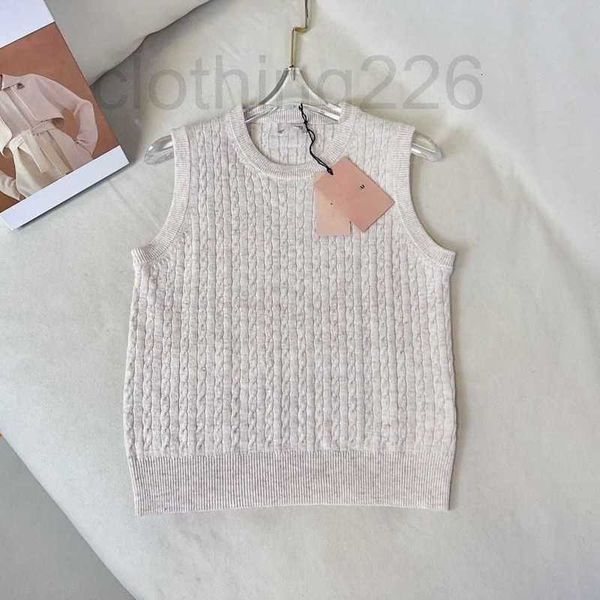 women's tanks & camis designer 2023 early autumn new girl style sweet, gentle, thin, age reducing fried dough twists sleeveless vest dd, White
women's tanks & camis designer 2023 early autumn new girl style sweet, gentle, thin, age reducing fried dough twists sleeveless vest dd, White