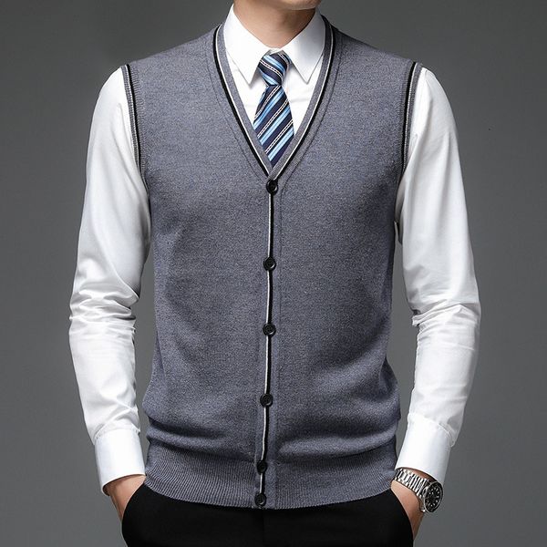 men's vests 2023 autumnwinter men's wool vest vneck knit cardigan cashmere sleeveless sweater 230808, Black;white
men's vests 2023 autumnwinter men's wool vest vneck knit cardigan cashmere sleeveless sweater 230808, Black;white