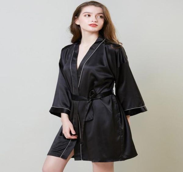 2020 new lady sleepwear silk simulated nightgown women midlong sleeve morning gown ice silk bath gown woman039s pyjamas home c6512384, Black;red
2020 new lady sleepwear silk simulated nightgown women midlong sleeve morning gown ice silk bath gown woman039s pyjamas home c6512384, Black;red