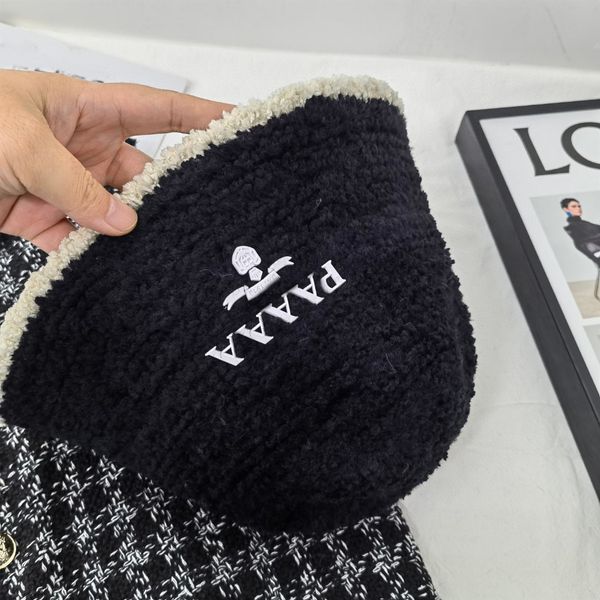 designer bucket hat winter cashmere for men woman wool fisherman hats patchwork letters luxury outdoor casual sun visor cap logo p, Blue;gray
designer bucket hat winter cashmere for men woman wool fisherman hats patchwork letters luxury outdoor casual sun visor cap logo p, Blue;gray