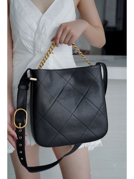 10a original quality women chain caviar lambskin shoulder bag luxurys designers shopping bag classic fashion crossbody hippie hangbag lady p
10a original quality women chain caviar lambskin shoulder bag luxurys designers shopping bag classic fashion crossbody hippie hangbag lady p