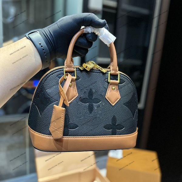 23ss women luxurys designers classic cross body bag shell totes pochette handbag patent leather imprint flowers godlen chain messenger bag l
23ss women luxurys designers classic cross body bag shell totes pochette handbag patent leather imprint flowers godlen chain messenger bag l