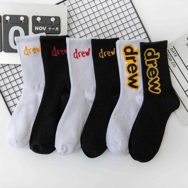trendy bibo same letter drew black and white trendy ins street medium sleeve couple sports socks, Black;white
trendy bibo same letter drew black and white trendy ins street medium sleeve couple sports socks, Black;white