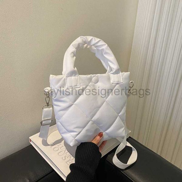 drawstring solid color simple and fashionable pleated handbag 2023 autumn/winter new trendy one shoulder crossbody bag casual bucket bagstyl
drawstring solid color simple and fashionable pleated handbag 2023 autumn/winter new trendy one shoulder crossbody bag casual bucket bagstyl