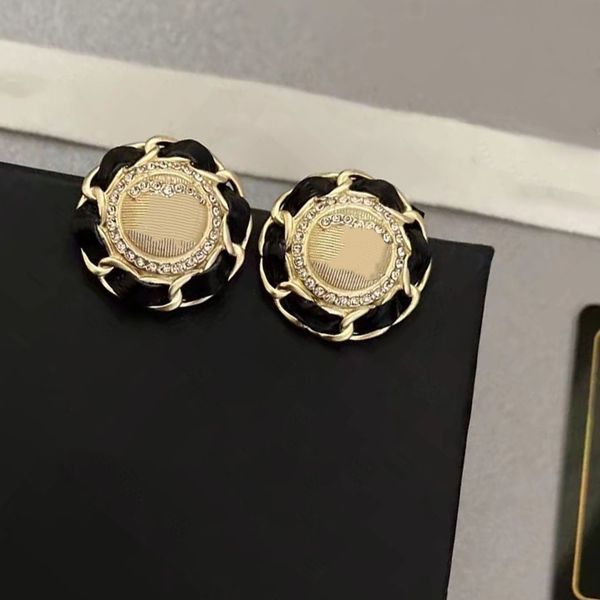 2023 new women's earrings channel wedding earrings designer band silver gold fashion jewelry women's accessories fashion earrings, Golden;silver
2023 new women's earrings channel wedding earrings designer band silver gold fashion jewelry women's accessories fashion earrings, Golden;silver