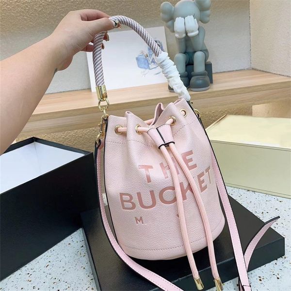 2023 woman bucket shoulder bags traveler tote bag crossbody designer bag small handbag string totes letters leather 5a
2023 woman bucket shoulder bags traveler tote bag crossbody designer bag small handbag string totes letters leather 5a
