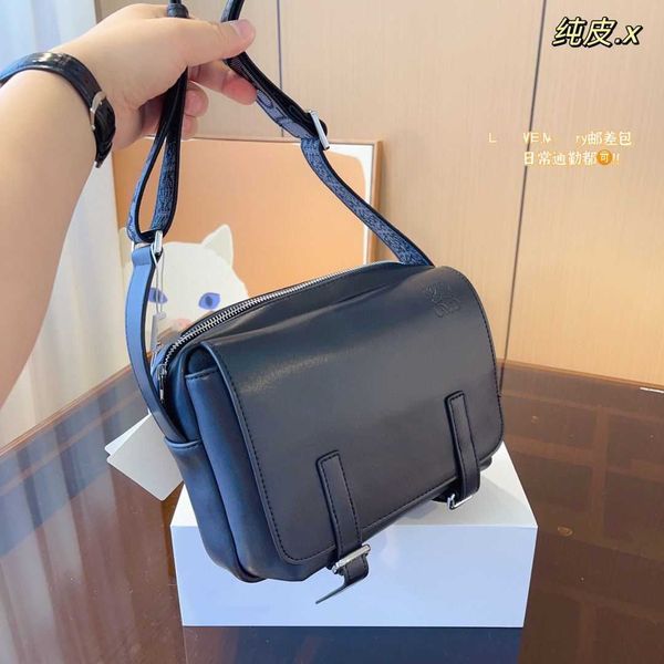 pure leather wide shoulder belt messenger bag. boys' daily commuting is versatile high-end and fashionable
pure leather wide shoulder belt messenger bag. boys' daily commuting is versatile high-end and fashionable