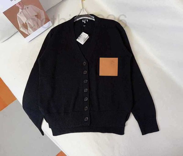 women's knits & tees designer early autumn new commuting versatile temperament reduced age spliced leather pocket wool knitted cardigan, White
women's knits & tees designer early autumn new commuting versatile temperament reduced age spliced leather pocket wool knitted cardigan, White