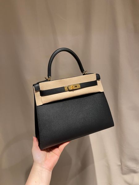 kellybag 28cm bag epsomskin 89 noir gold buckle
kellybag 28cm bag epsomskin 89 noir gold buckle