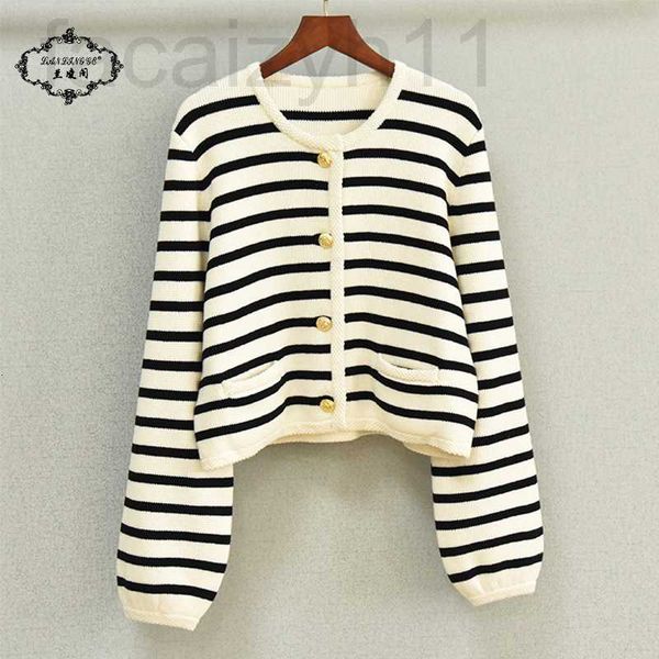 women's knits & tees designer 2023 early spring new ce home wool black and white stripe gold buckle high waist sweater short knitted ca
women's knits & tees designer 2023 early spring new ce home wool black and white stripe gold buckle high waist sweater short knitted ca