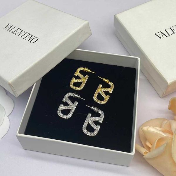 fashion designer valentino v-shaped same high edition ear studs light luxury grade temperament simple jewelry female, Golden
fashion designer valentino v-shaped same high edition ear studs light luxury grade temperament simple jewelry female, Golden