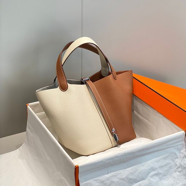 luxury bucket bag designer mirror quality feeder bag unlined with clean edges handbag adjustable tab precious padlock 18cm 22cm with box
luxury bucket bag designer mirror quality feeder bag unlined with clean edges handbag adjustable tab precious padlock 18cm 22cm with box