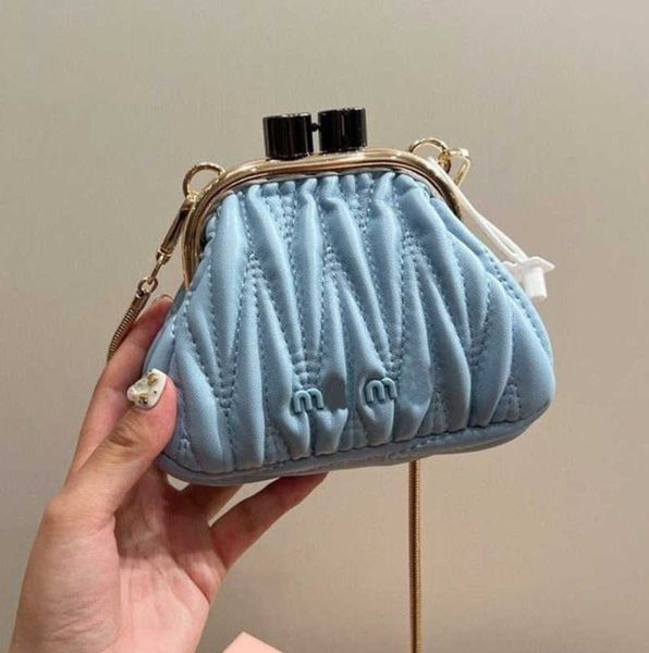 luxury clip bag miu designer shoulder bags women fashion chain crossbody purse mini dumpling handbag messenger simple style
luxury clip bag miu designer shoulder bags women fashion chain crossbody purse mini dumpling handbag messenger simple style