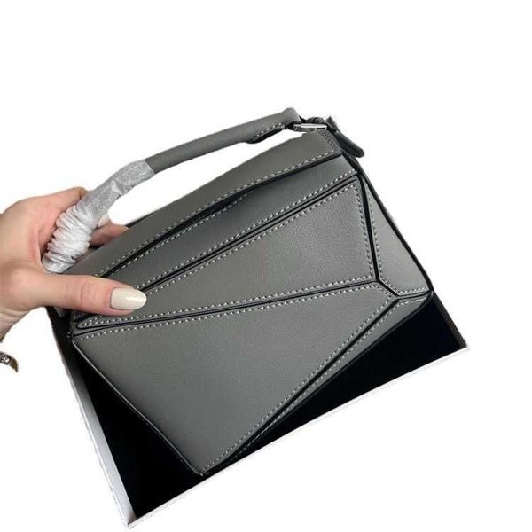 geometry pack upgrade 2023 new mini head layer calf leather retro one shoulder crossbody bag
geometry pack upgrade 2023 new mini head layer calf leather retro one shoulder crossbody bag