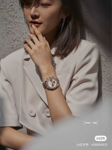 designer elegant women wrist watch speedmaster watches o92v quartz movement chronograph uhr montre omg luxe perfect gift with box, Slivery;golden
designer elegant women wrist watch speedmaster watches o92v quartz movement chronograph uhr montre omg luxe perfect gift with box, Slivery;golden