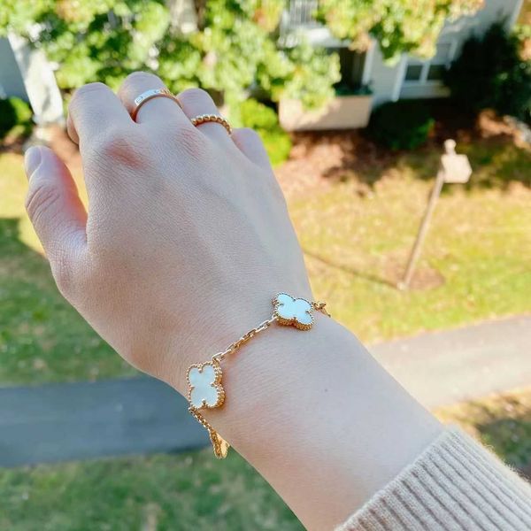 clover bracelet high version four-leaf clover five flower bracelet for female luxury 18k rose gold fritillary design, Golden;silver
clover bracelet high version four-leaf clover five flower bracelet for female luxury 18k rose gold fritillary design, Golden;silver