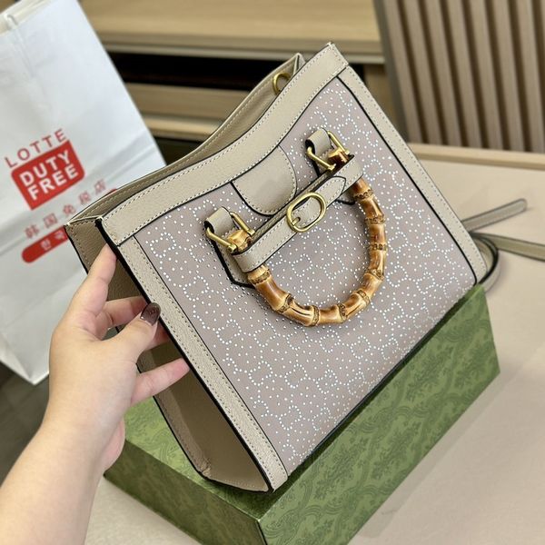 2023 new designer bags diana bamboo genuine leather handbag shoulder bag womens shopping bag cross body books handbags diana bag lady crossb
2023 new designer bags diana bamboo genuine leather handbag shoulder bag womens shopping bag cross body books handbags diana bag lady crossb