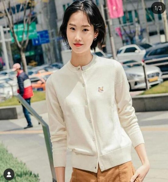 women sweater early autumn new embroidery round neck button knitted cardigan 2010127502729, White;black
women sweater early autumn new embroidery round neck button knitted cardigan 2010127502729, White;black