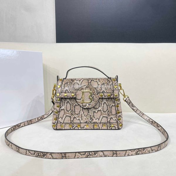 classic luxury designer shoulder bag high-quality leather women handbag skew bag crossbody bag womens evening dress underarm bags purse
classic luxury designer shoulder bag high-quality leather women handbag skew bag crossbody bag womens evening dress underarm bags purse
