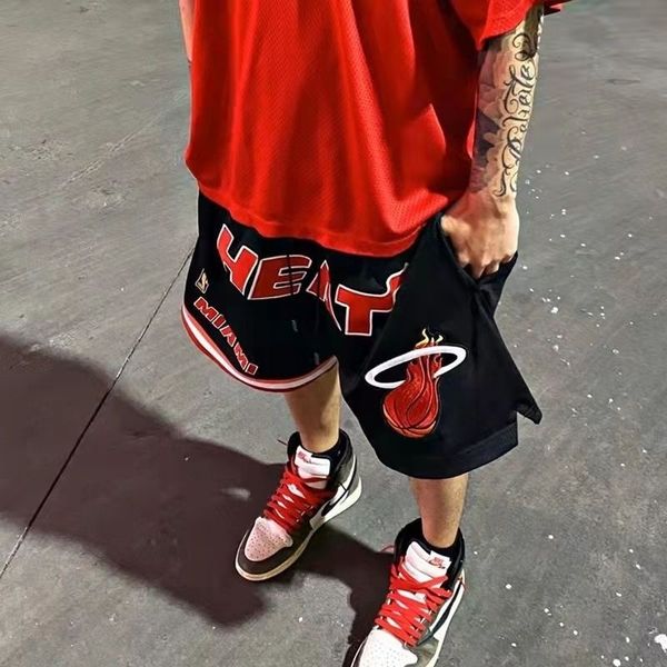 men's shorts fashion embroidery capris sports shorts american high street basketball short for men short summer casual in short for wom, White;black
men's shorts fashion embroidery capris sports shorts american high street basketball short for men short summer casual in short for wom, White;black