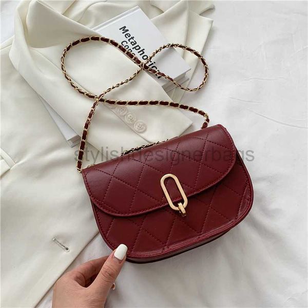 cross body 2023 autumn/winter new korean style fashion indentation lock flap bag handheld one shoulder style bag saddle women's bagstyl
cross body 2023 autumn/winter new korean style fashion indentation lock flap bag handheld one shoulder style bag saddle women's bagstyl