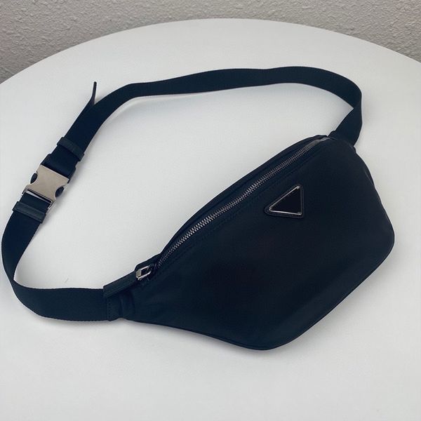 large capacity portable shoulder bag designer bag mens and womens classic nylon chest bag fashion multi functional crossbody bag 2vl033
large capacity portable shoulder bag designer bag mens and womens classic nylon chest bag fashion multi functional crossbody bag 2vl033